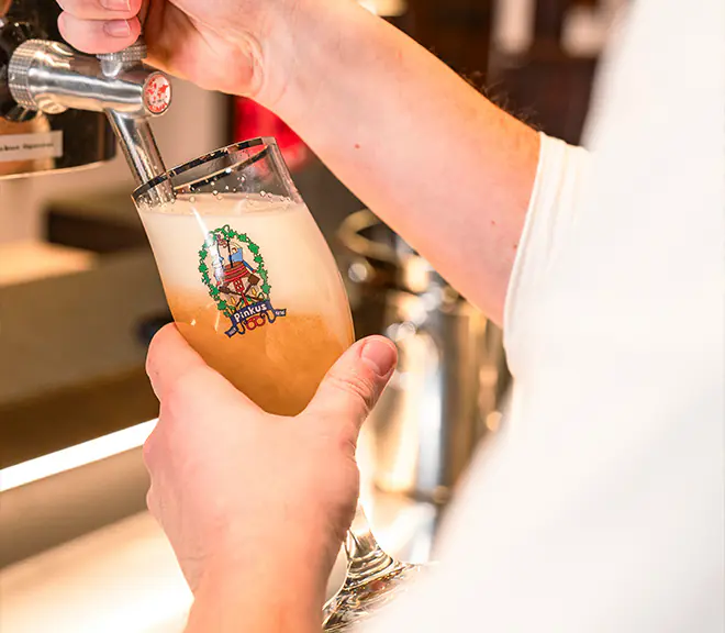 Frisch gezapftes Bier in der Ratsschänke